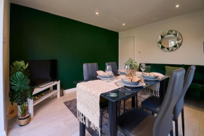 Fabulous 3 bed NW London apartment with private garden